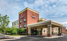 Comfort Suites Speedway - Kansas City